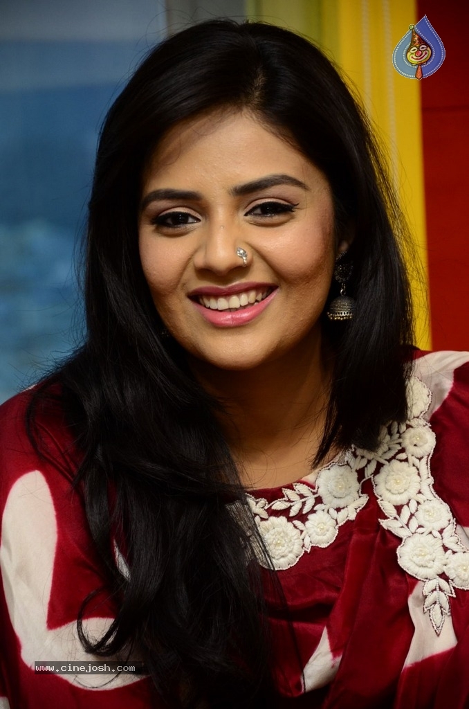 Sreemukhi Latest Stills - 13 / 15 photos