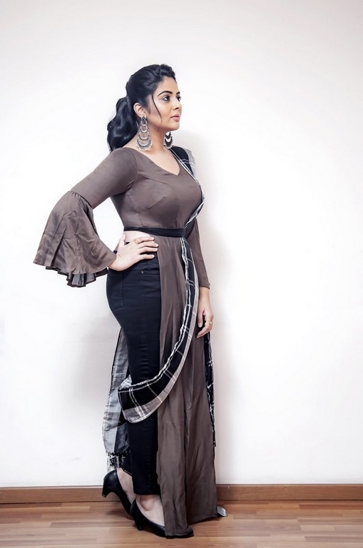 Sreemukhi Latest Stills - 1 / 4 photos