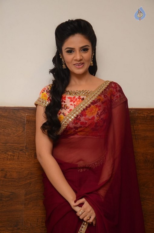 Sreemukhi New Gallery - 10 / 34 photos