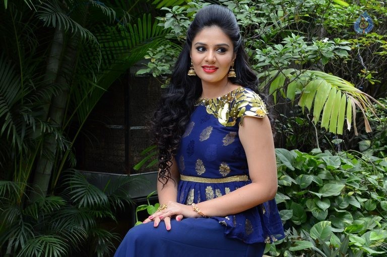 Sreemukhi New Photos - 9 / 61 photos