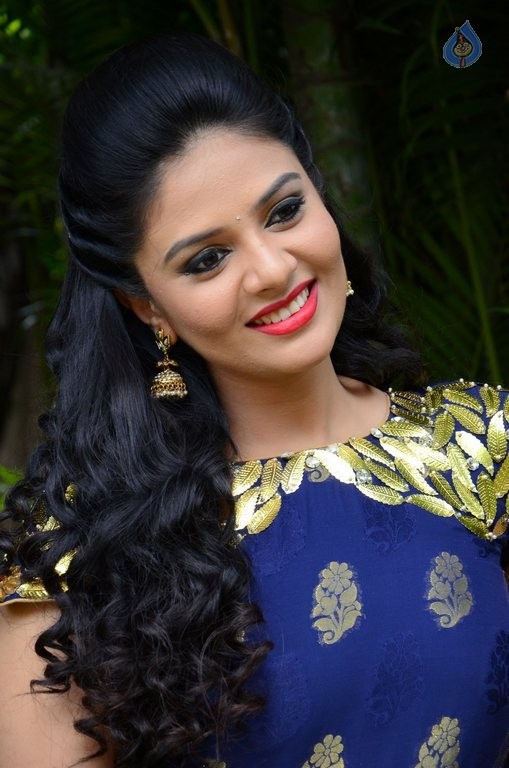 Sreemukhi New Photos - 16 / 61 photos