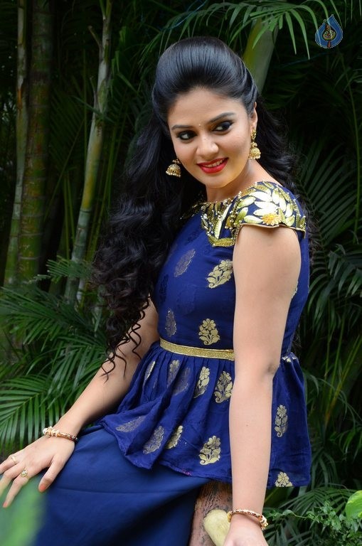 Sreemukhi New Photos - 18 / 61 photos