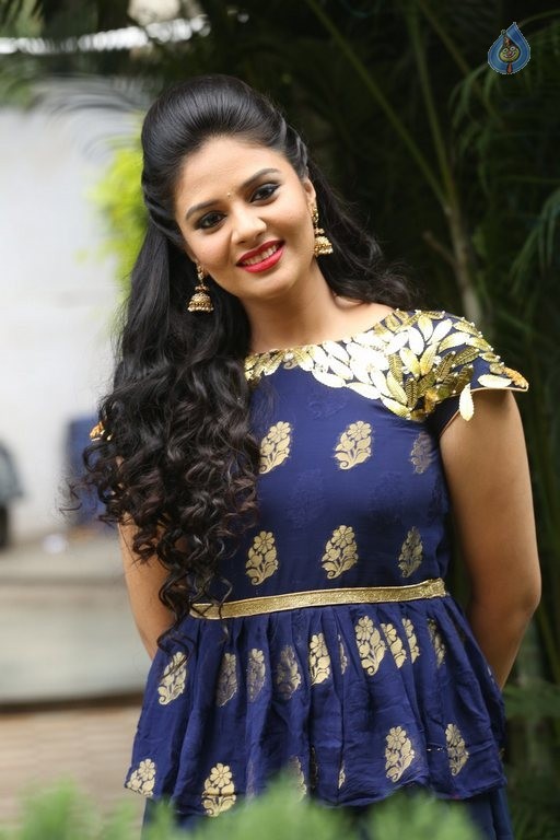 Sreemukhi New Photos - 20 / 61 photos