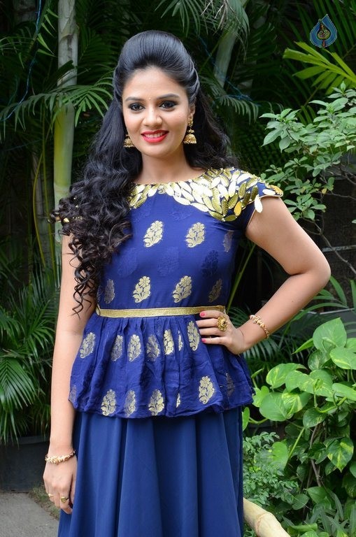 Sreemukhi New Photos - 30 / 61 photos