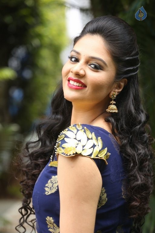 Sreemukhi New Photos - 31 / 61 photos