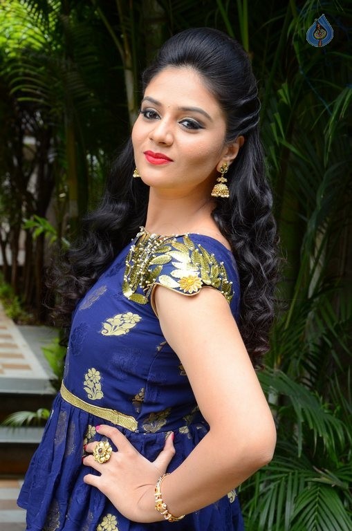 Sreemukhi New Photos - 35 / 61 photos