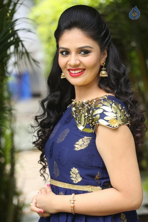 Sreemukhi New Photos - 47 / 61 photos