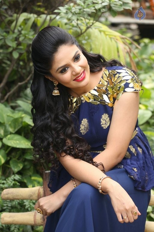 Sreemukhi New Photos - 48 / 61 photos