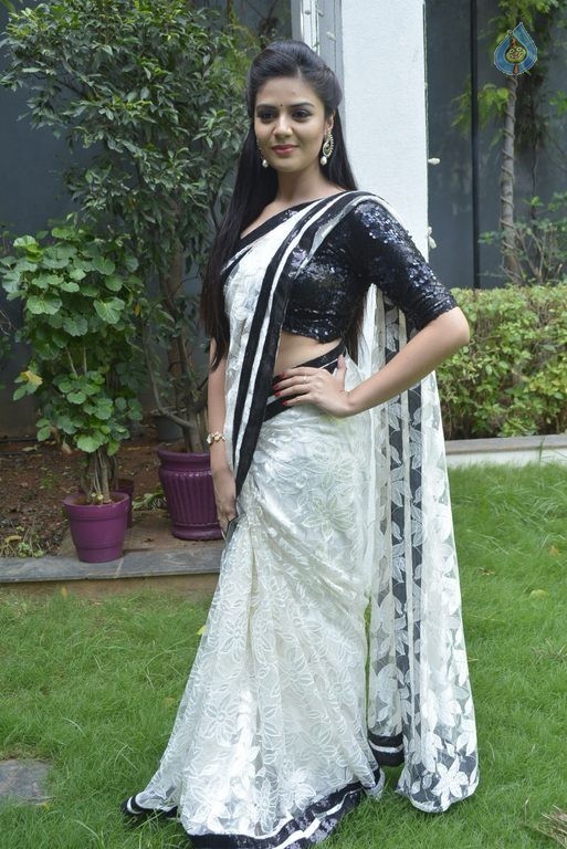 Sreemukhi New Photos - 31 / 39 photos