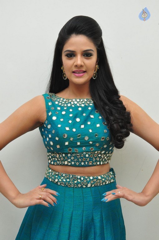 Sreemukhi New Pics - 4 / 42 photos