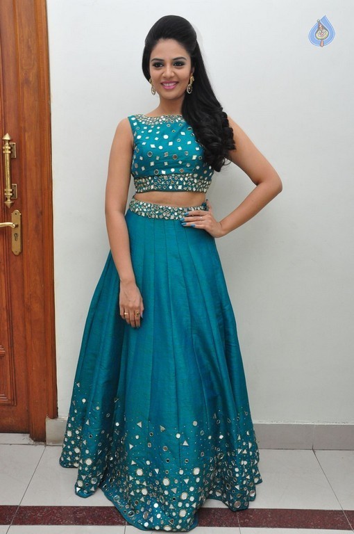 Sreemukhi New Pics - 10 / 42 photos