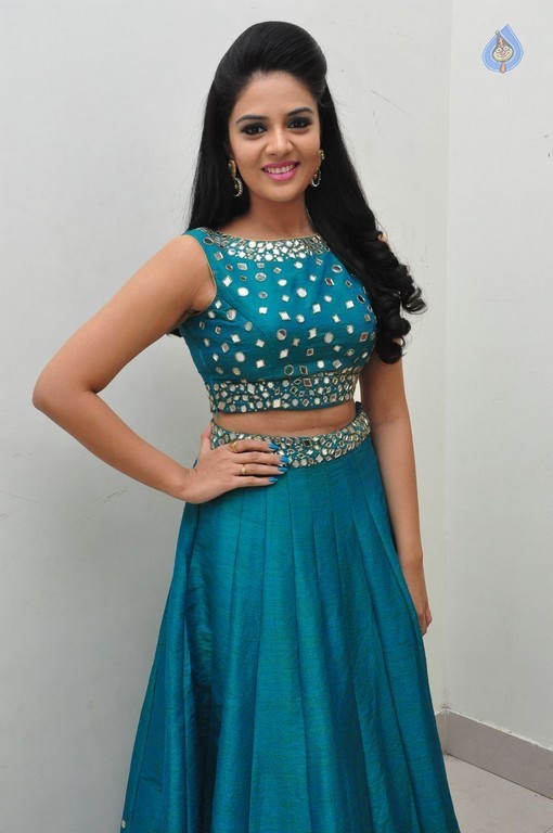 Sreemukhi New Pics - 41 / 42 photos