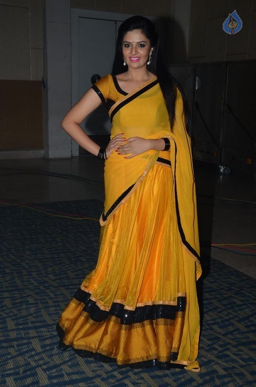 Sreemukhi Photos - 23 / 28 photos