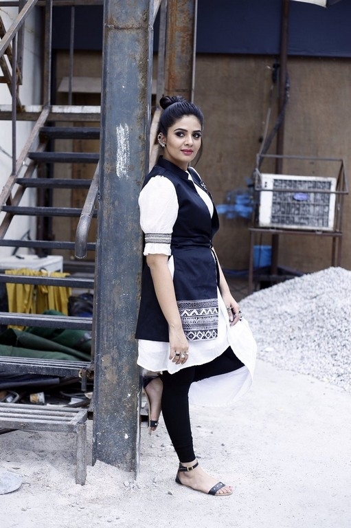 Sreemukhi Photoshoot - 11 / 14 photos