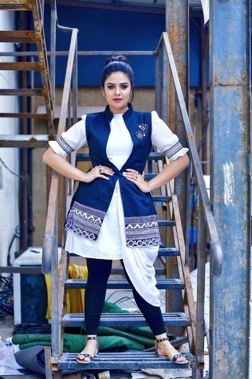 Sreemukhi Photoshoot - 12 / 14 photos