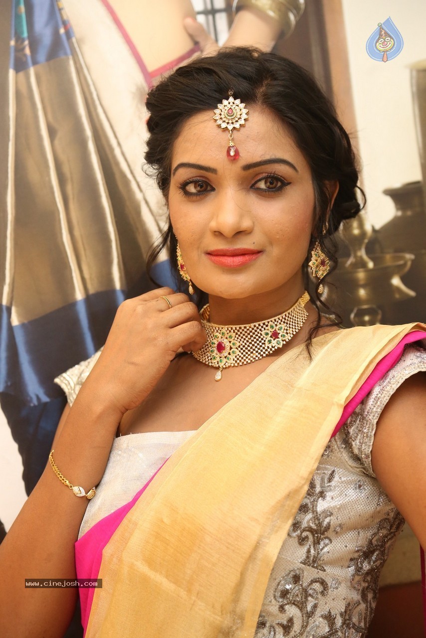 Sreevani Reddy Stills - 12 / 37 photos