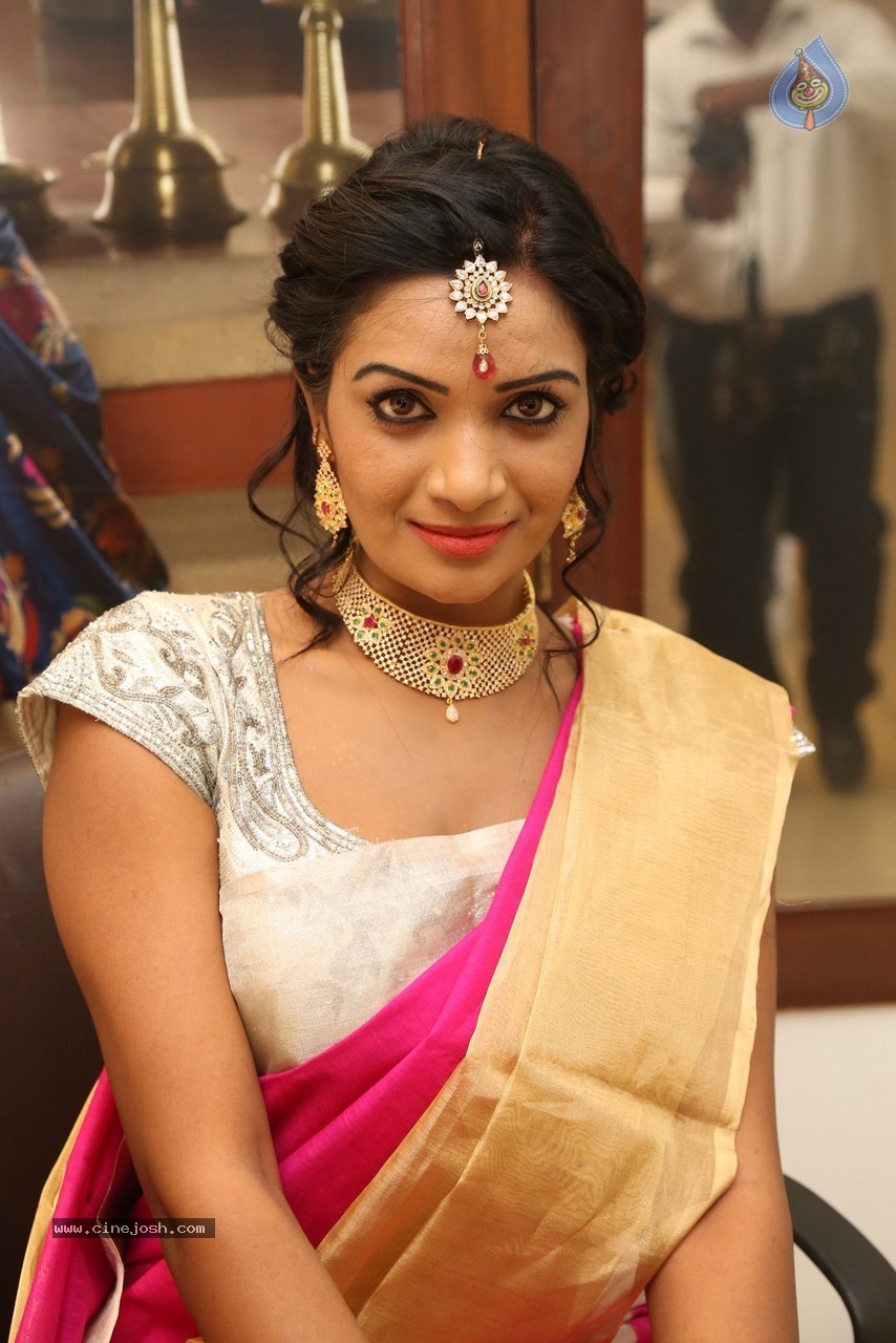 Sreevani Reddy Stills - 15 / 37 photos