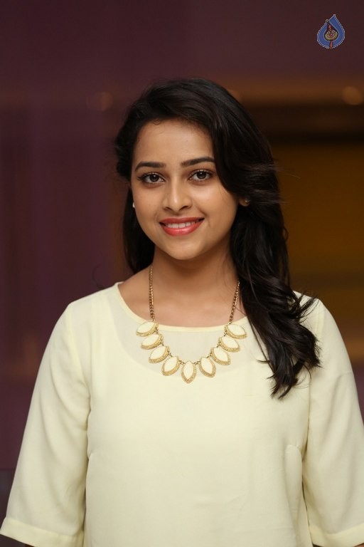 Sri Divya Photos - 26 / 42 photos