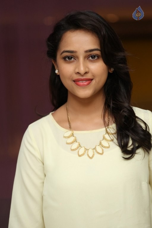 Sri Divya Photos - 34 / 42 photos