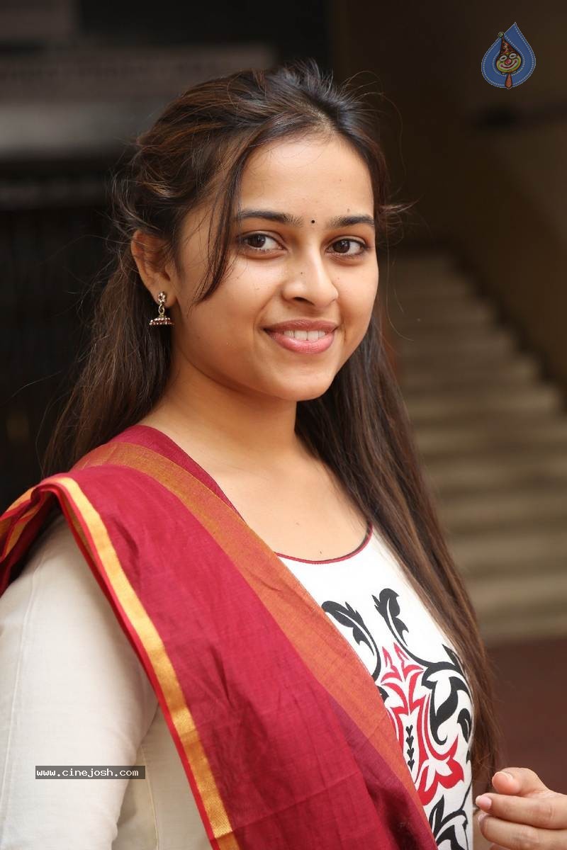 Sri Divya Photos - 10 / 50 photos