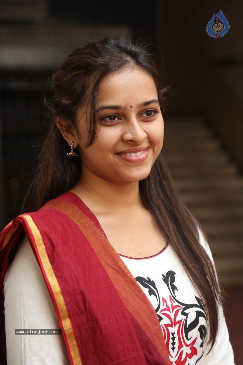 Sri Divya Photos - 14 / 50 photos