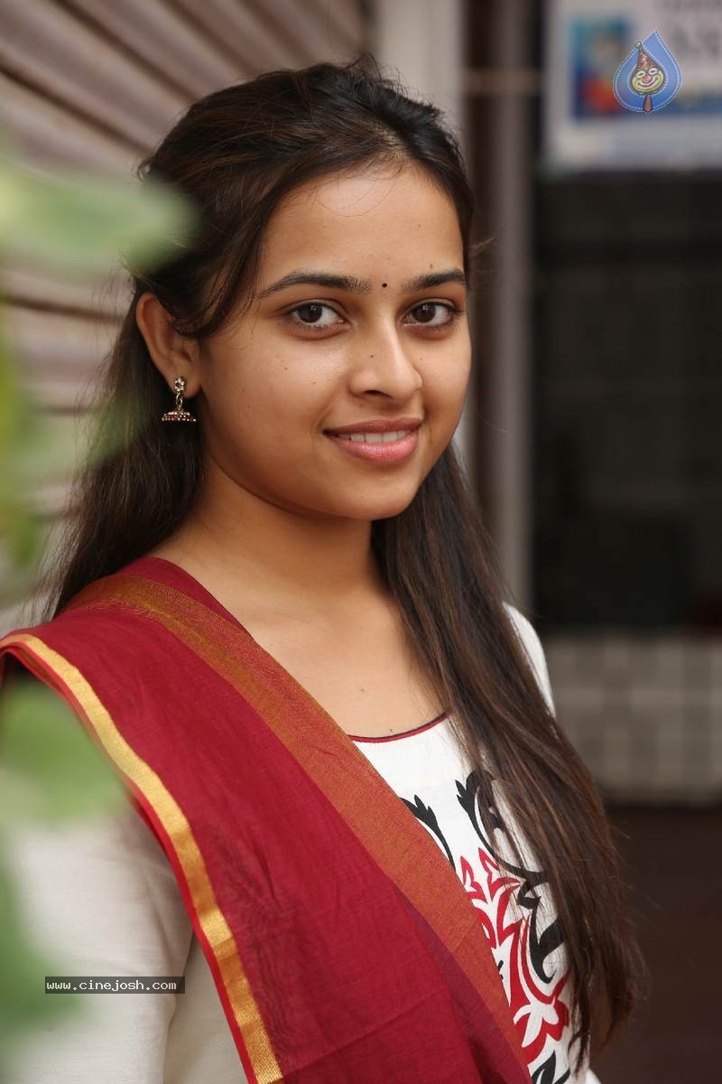 Sri Divya Photos - 24 / 50 photos