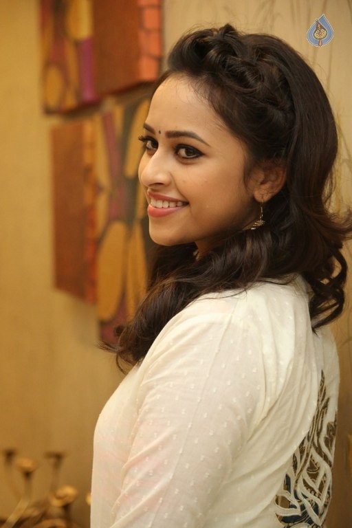 Sri Divya Pics - 33 / 36 photos