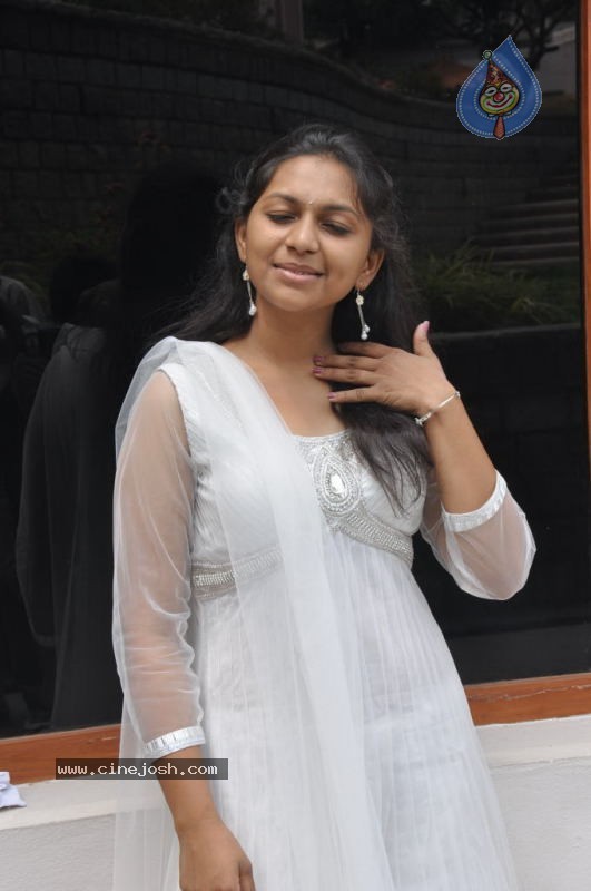 Sri Latest Stills - 14 / 22 photos