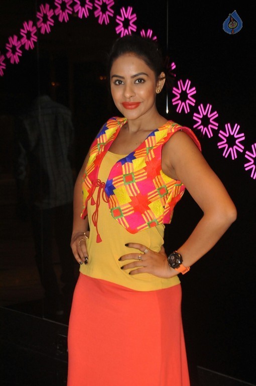 Sri Reddy Pics - 9 / 39 photos