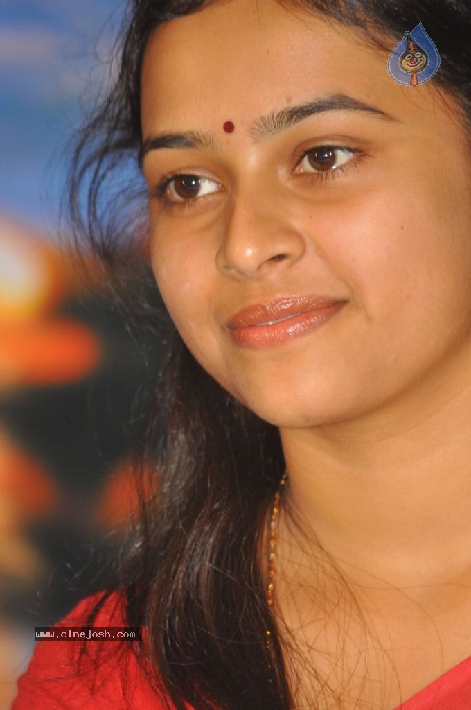 Sri Divya Stills - 42 / 53 photos