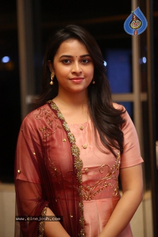 Sridivya Latest Photos - 2 / 21 photos