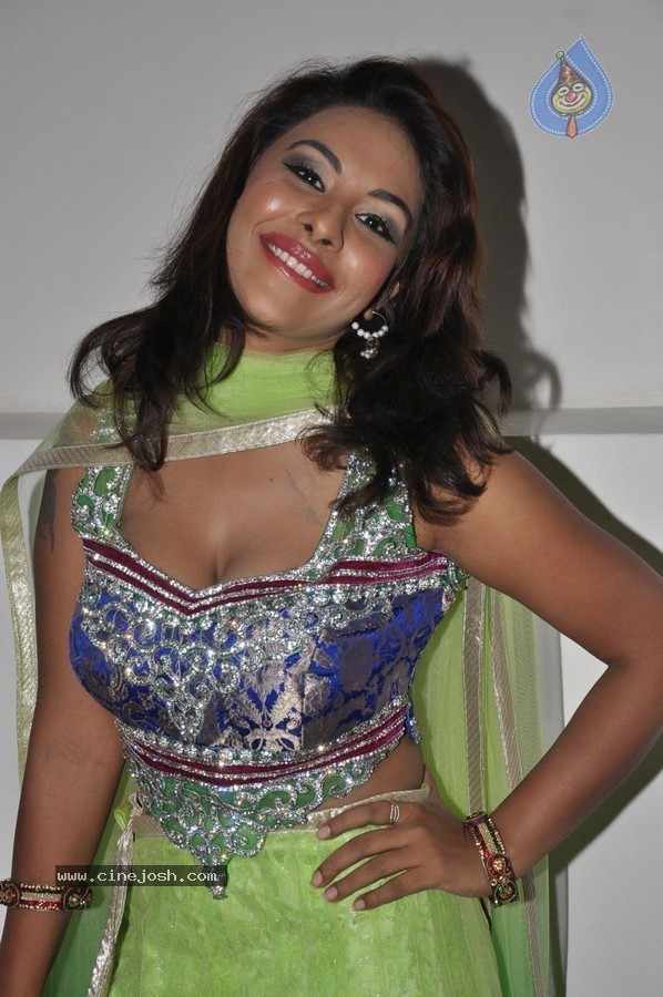 Srilekha Hot Stills - 21 / 27 photos