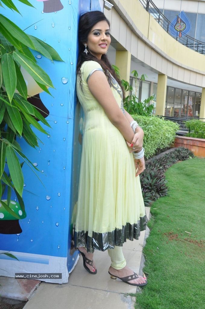 Srimukhi Latest Gallery - 37 / 59 photos