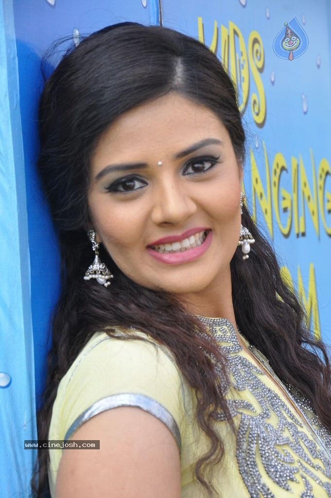 Srimukhi Latest Gallery - 53 / 59 photos