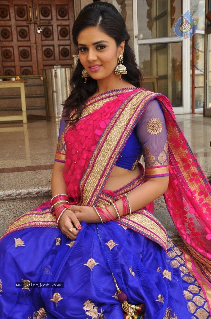 Srimukhi Latest Images - 51 / 86 photos