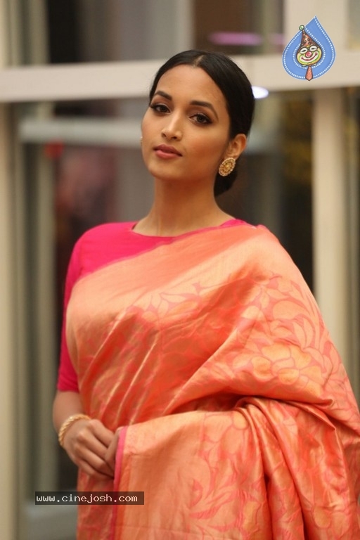 Srinidhi Shetty Gallery - 7 / 12 photos