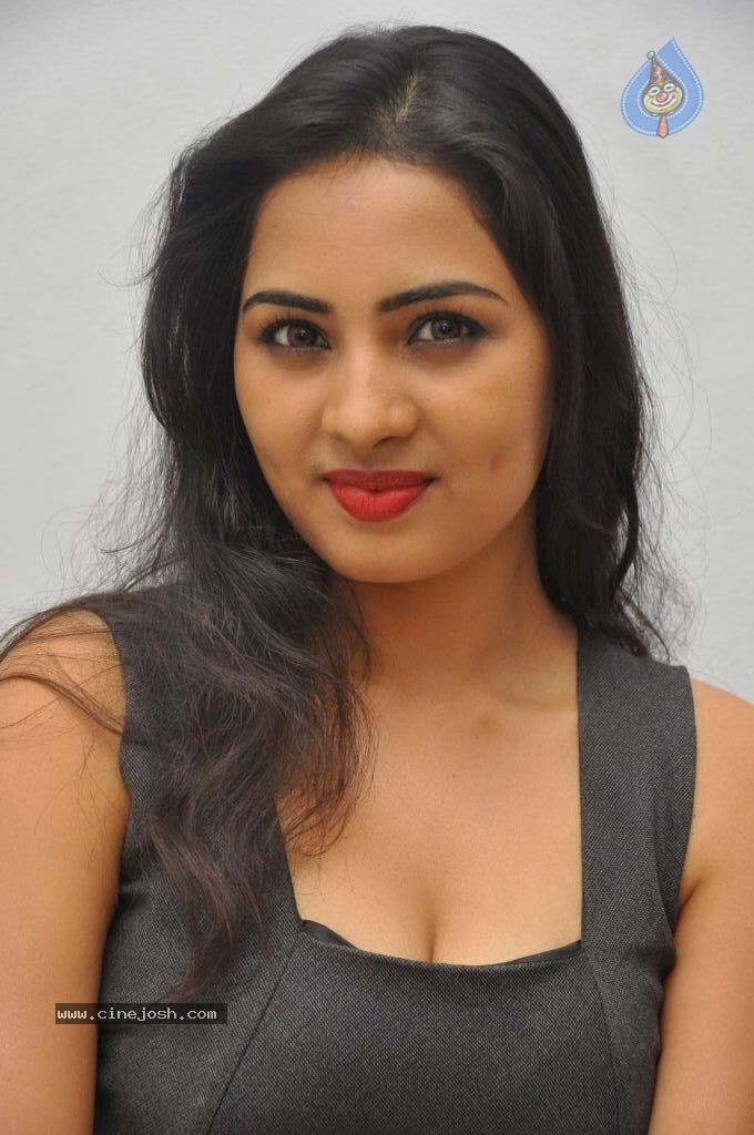 Srushti Hot Stills - 10 / 49 photos