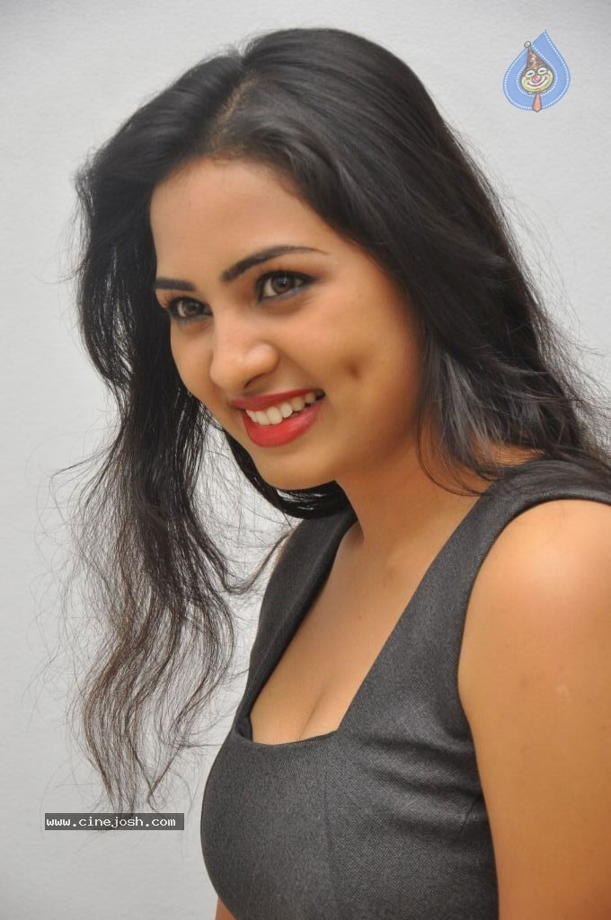 Srushti Hot Stills - 43 / 49 photos