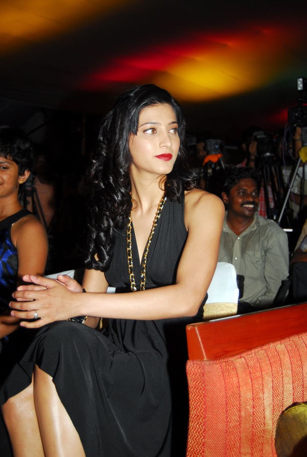 Shruthi Haasan - 28 / 73 photos