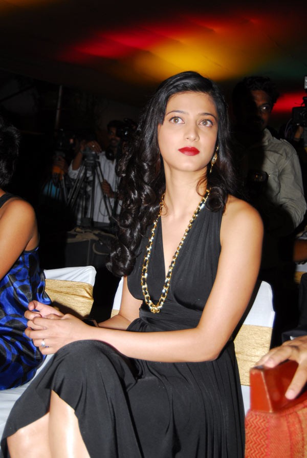 Shruthi Haasan - 30 / 73 photos