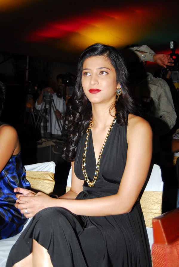 Shruthi Haasan - 31 / 73 photos