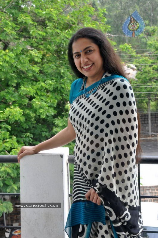 Suhasini Maniratnam Photos - Photo 5 of 29