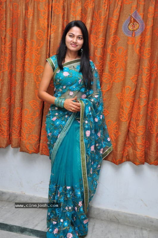 Suhasini New Stills - 17 / 27 photos