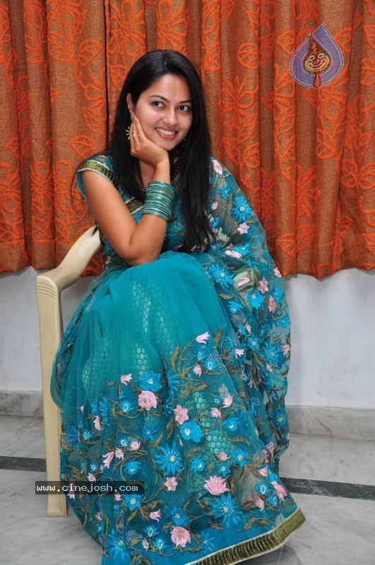 Suhasini New Stills - 20 / 27 photos