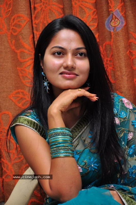 Suhasini New Stills - 27 / 27 photos