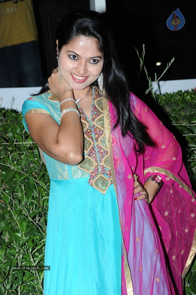 Suhasini New Stills - 24 / 64 photos