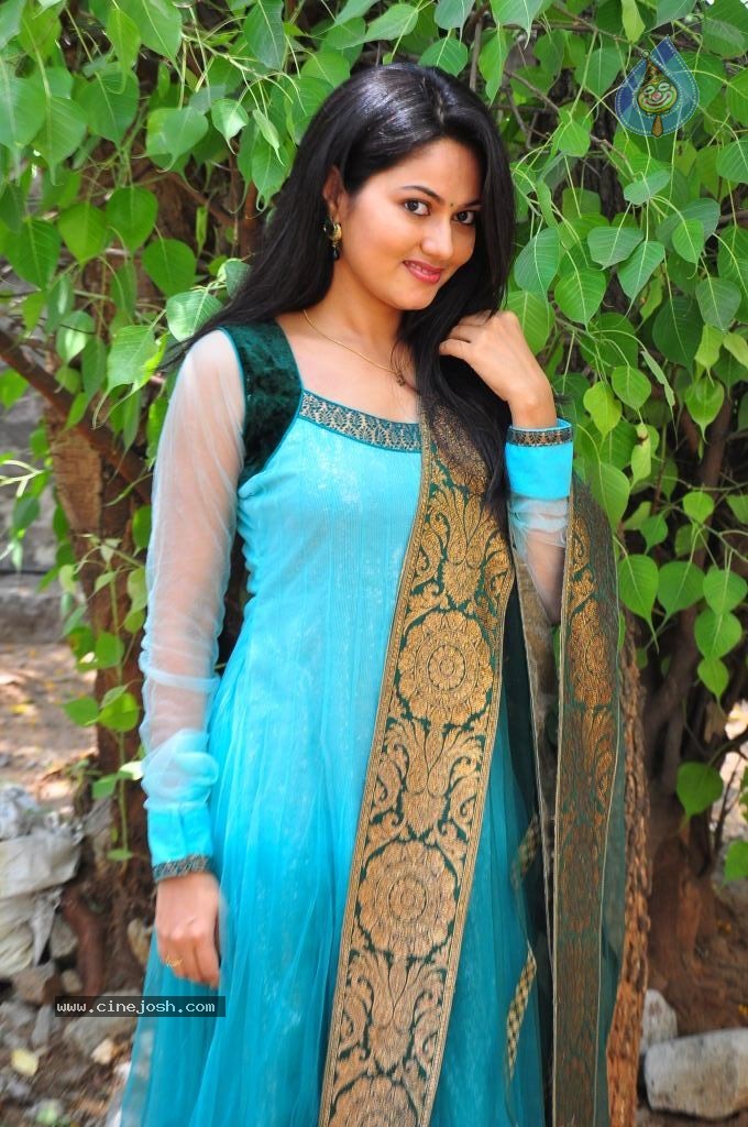 Suhasini New Stills - 44 / 75 photos