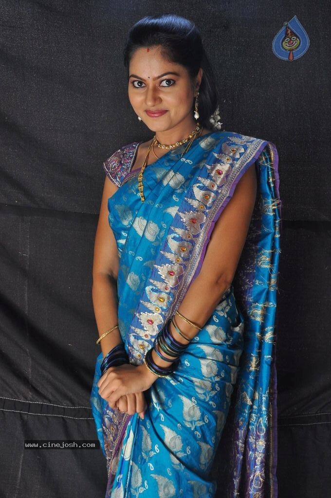 Suhasini Stills - 35 / 108 photos