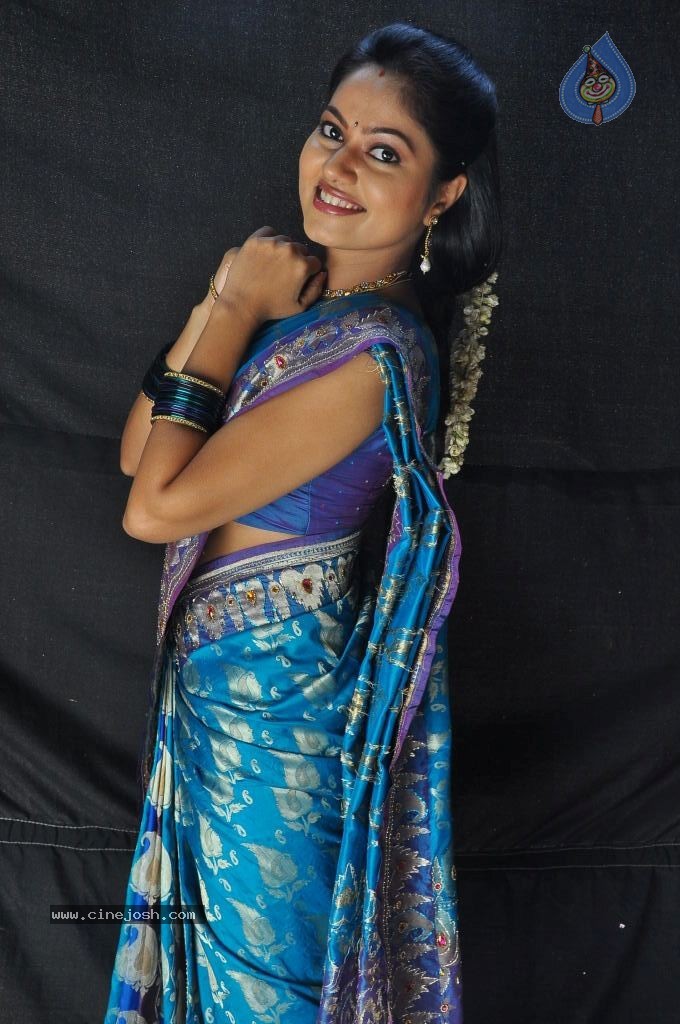 Suhasini Stills - 51 / 108 photos