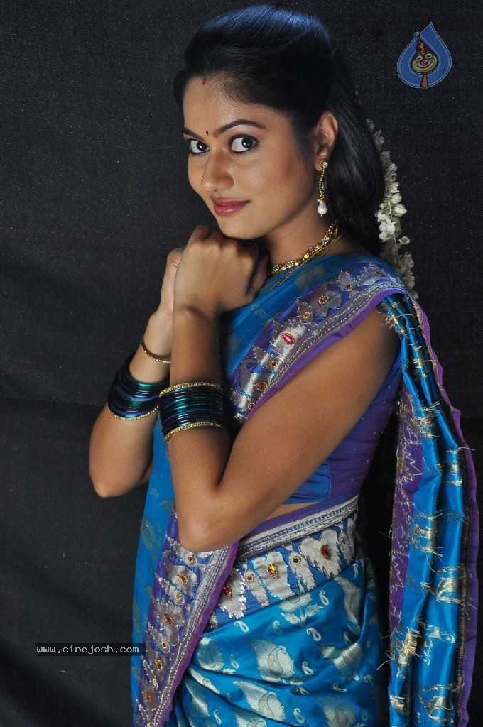 Suhasini Stills - 52 / 108 photos